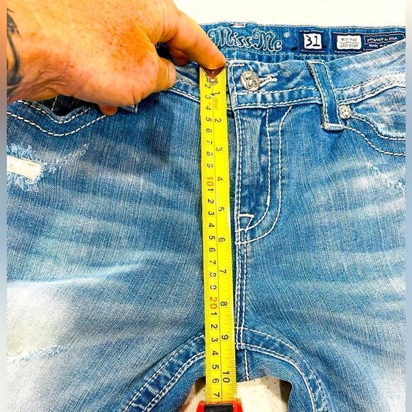 Miss Me Easy Crop Mid Rise Distressed Jeans 31x21.5 Bling Pockets EUC - Picture 7 of 13